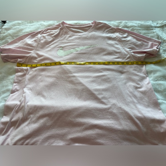 Nike Woman’s Short Sleeve Pink Tee - Picture 4 of 10